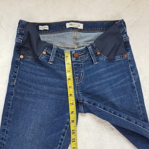 Madewell Maternity Side-Panel Skinny Jeans in Wendover - Picture 5 of 13